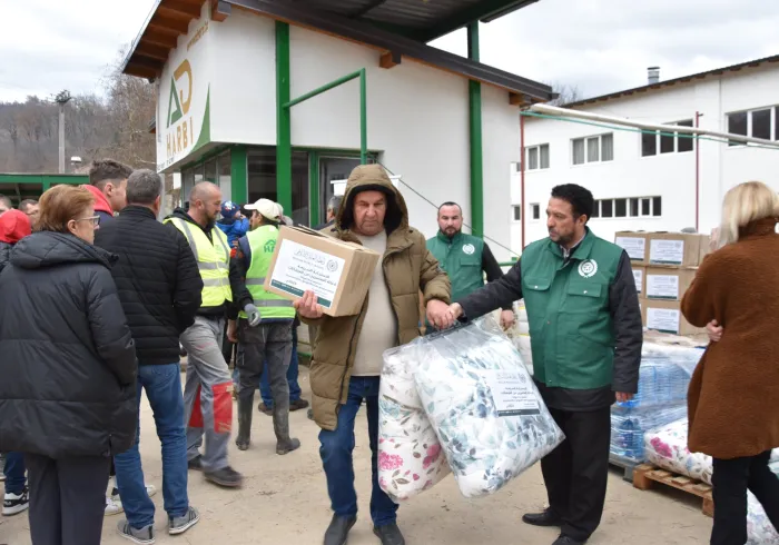 Ayuda de emergencia en Bosnia y Herzegovina:  La LigadelMundoIslamico ha lanzado un programa de ayuda de emergencia para mitigar los efectos de las inundaciones y crecidas que han afectado a Bosnia y Herzegovina