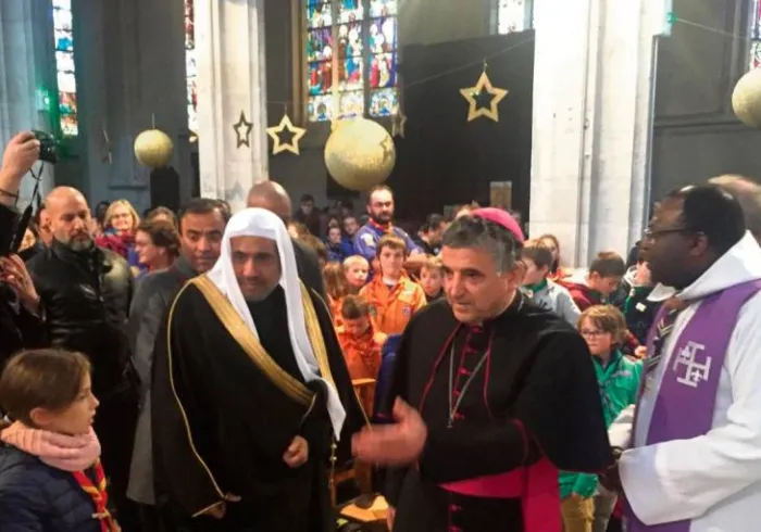 Dimanche15 décembre 2019, dans l’après-midi, 600 scouts et guides de France ont accueilli à l’église Saint-Godard, à Rouen, Mgr Dominique Lebrun et Son Excellence Mohammed Abdul Karim Al Issa.