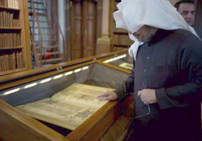 ‏معالي الأمين بعد زيارته المكتبةَ الوطنية بـ: "فيينا" التي تحتوي على 7,5 مليون وثيقة وكتاب .. ولقائه بعض المفكرين  والمستشرقين :