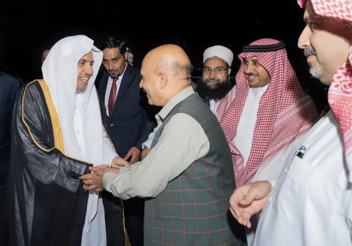 Dr. Mohammad Alissa tiba di Pakistan untuk memeriksa kondisi mereka yang terkena dampak banjir