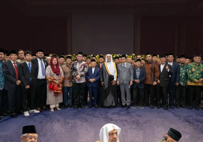 عزت مآب شیخ ڈاکٹر محمد العیسی نے انڈونیشیا کے علمائے کرام سے ملاقات کی، جہاں اسلامی دنیا میں زیرِ بحث اہم ترین موضوعات پر تبادلۂ خیال ہوا