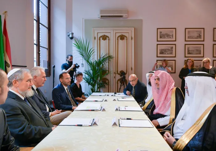 د.العيسى يلتقي رئيس مجلس إقليم توسكاني السيد إجينيو جياني في مدينة فلورنسا