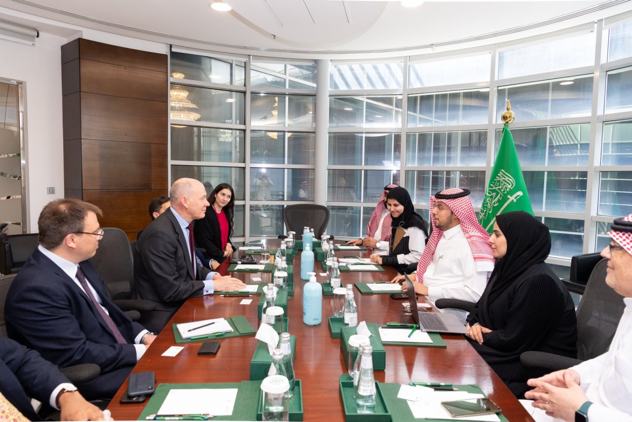 Assistant Secretary-General for Corporate Communication, Mr. Abdulwahab Al-Shehri, met with Mr. Martyn Warr, Head of the Global Coalition against Daesh Center