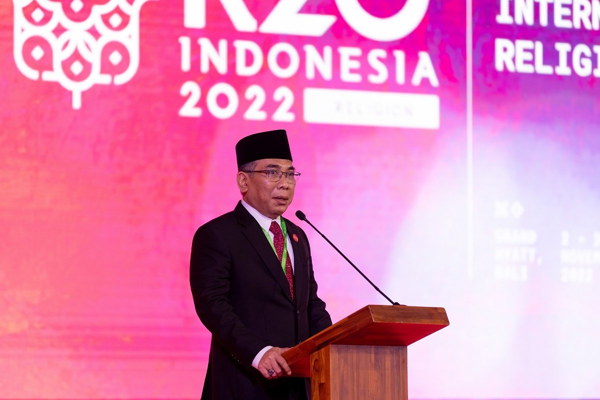 معالي الرئيس العام لهيئة نهضة العلماء في إندونيسيا الشيخ يحيى خليل ثقوف، في الجلسة الافتتاحية لأعمال القمة الدينية لمجموعة العشرين: