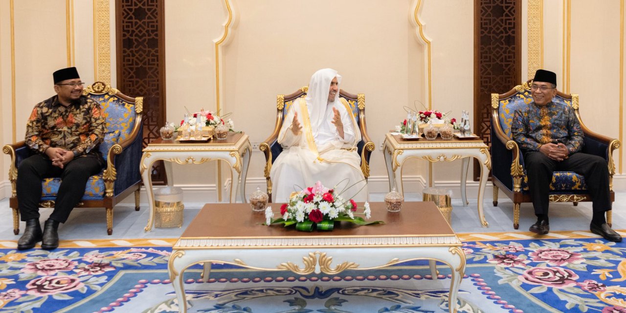 His Excellency Sheikh Dr. Mohammed Al-Issa meets with Indonesian Political and Religious leaders