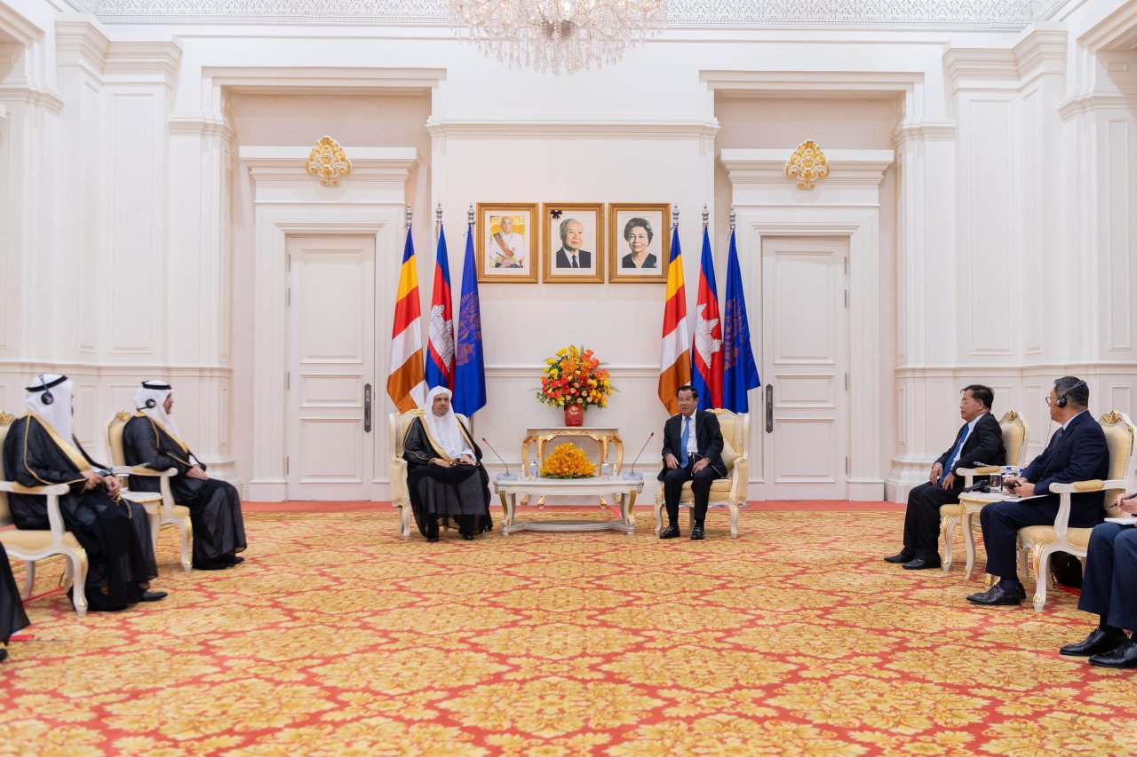 MWL’s Dr. Mhmd Alissa  praised the “Cambodian model of national harmony” and the government’s respect and empowerment of its Muslim community in a meeting with Prime Minister  hunsencambodia