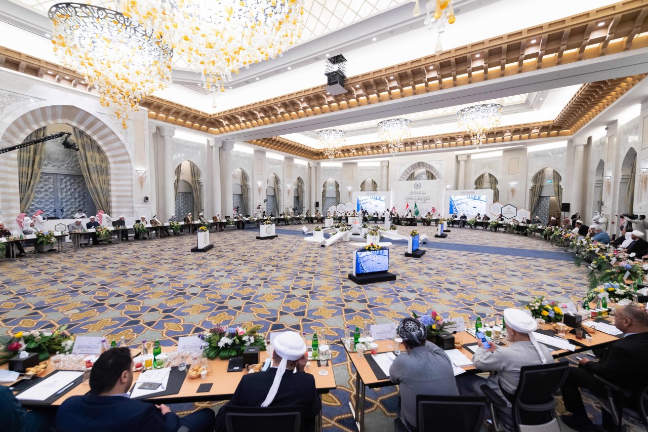 The Muslim World League has brought together all the religious scholars of Iraq for the first time in a historic a meeting in Makkah