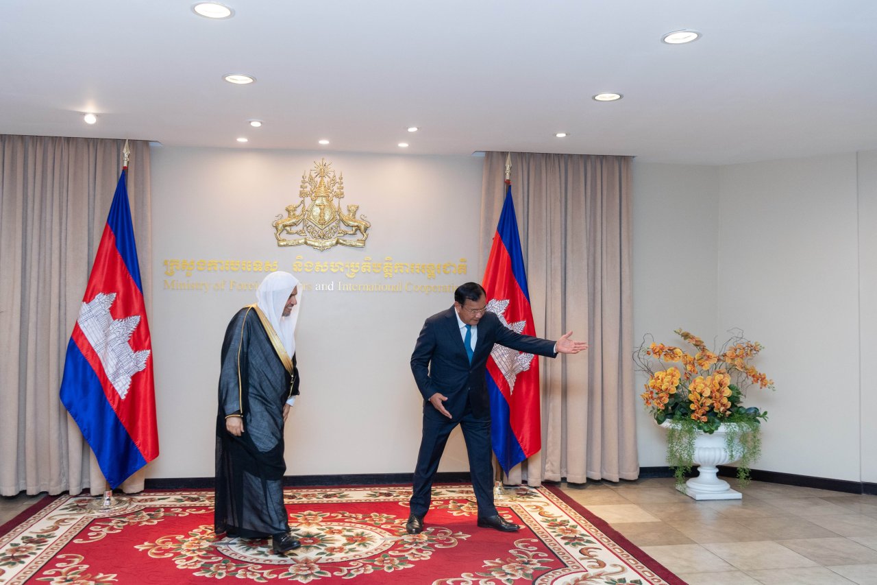 Cambodia’s Deputy Prime Minister and Minister of Foreign Affairs and International Cooperation Prak Sokhonn thanked HE Dr. Alissa for the MWL's efforts around the world