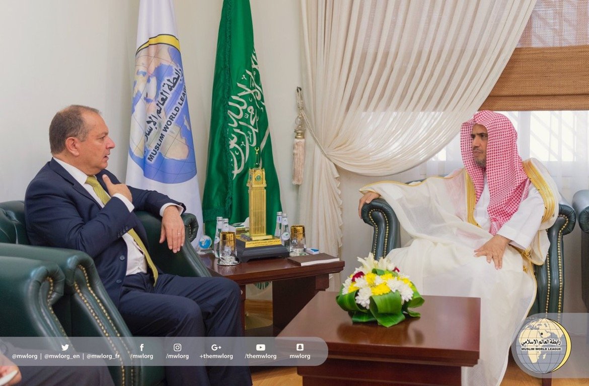 H.E. the MWL's S.G. met the British Ambassador to the Kingdom Mr. Simon Collis. They talked about various issues of common interest