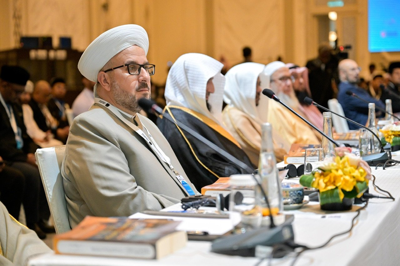 As part of the First Forum for Fiqh Scholars: “Teaching Islamic Fiqh and Cultivating the Faqih: Guiding Principles and Frameworks,” prominent fiqh scholars of the Ummah convene in Malaysia under the umbrella of the Islamic Fiqh Council, affiliated with the Muslim World League.