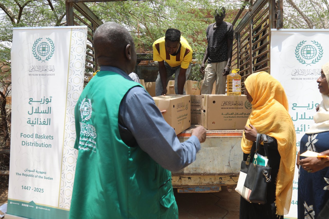 LMD di Sudan.. Kehadiran dan pengabdian yang tak surut oleh keadaan Kantor Liga Muslim Dunia di Republik Sudan terus melanjutkan program bantuan dan medisnya tanpa henti