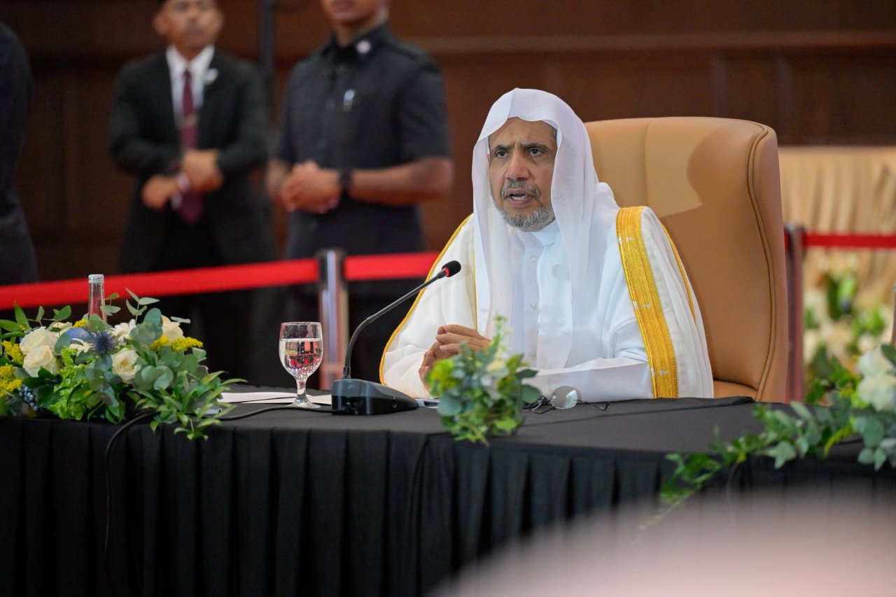 Una plataforma que reúne la voz de los ulemas del Sudeste Asiático sobre sus grandes causas, El Consejo de Ulemas del Sudeste Asiático, bajo los auspicios de la Liga del Mundo Islámico, afirmó durante su tercer foro celebrado en la capital Kuala Lumpur: