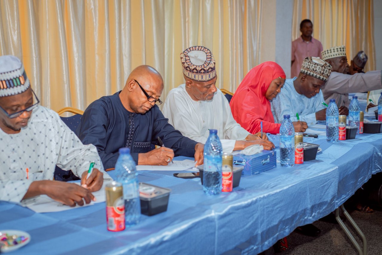 Pemberantasan Kebutaan di Afrika  Liga Muslim Dunia melaksanakan program pelatihan bagi perawat mata dan tenaga kesehatan di Nigeria