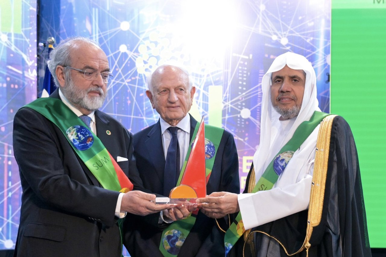 باستضافة الجامعة الأورومتوسطية بمدينة "فاس"، ومشاركة شخصياتٍ عالميةٍ، والممثّل السامي للأمم المتحدة لتحالف الحضارات، إلى جانب نُخبةٍ من الأكاديميين والمفكرين من 75 دولة، وشركاء الجامعة، بحضورٍ تجاوزَ 2000 شخص