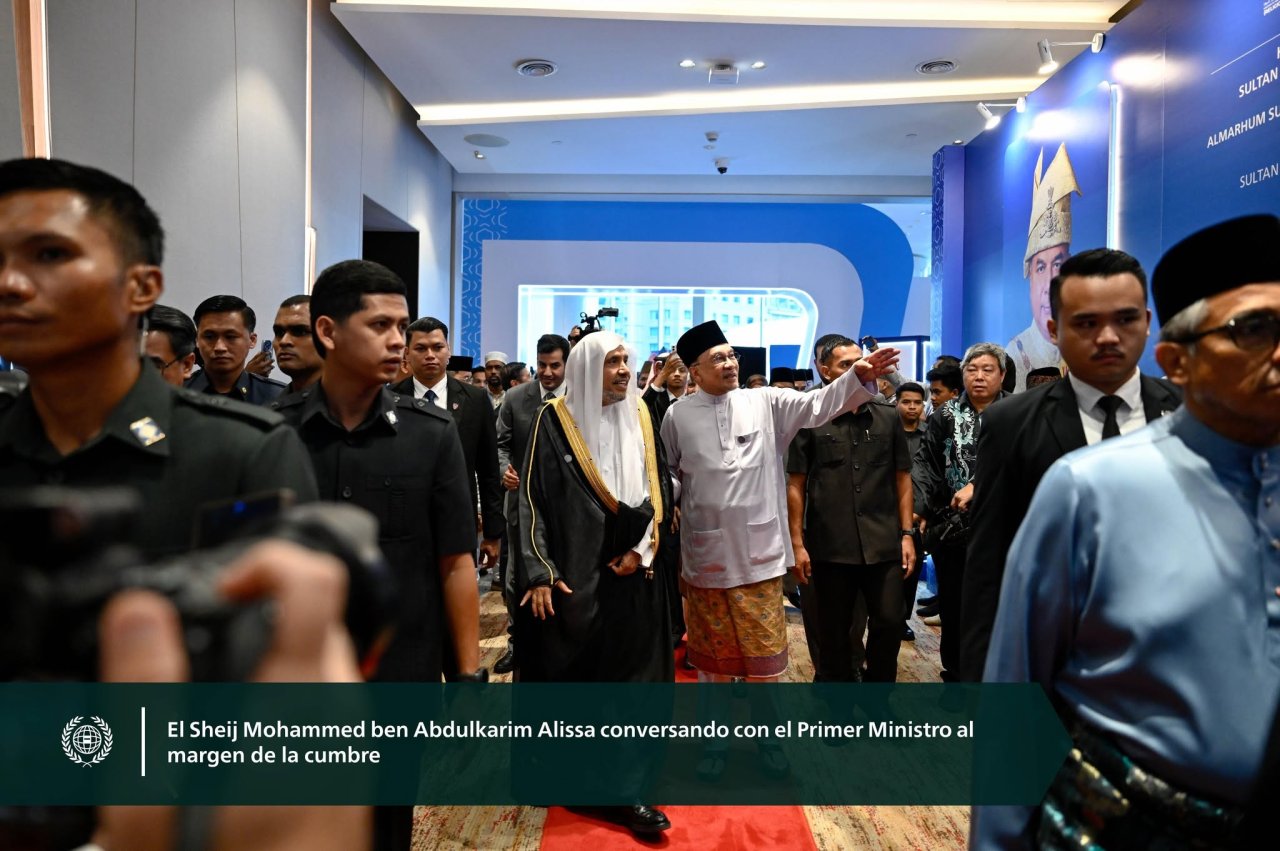Fotos de la tercera Cumbre internacional de líderes religiosos, con la participación del Secretario General, Presidente del Consejo de Ulemas, el Sheij Dr. Mohammed Al-Issa como orador principal en la ceremonia de apertura