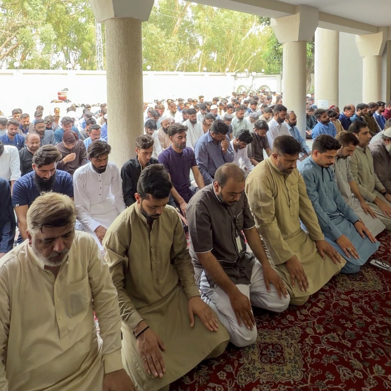 شاہ فیصل مسجد اسلام آباد، شاہی مسجد لاہور، اور پارلیمنٹ کی جامع مسجد میں خطبۂ جمعہ دینے کے بعد: