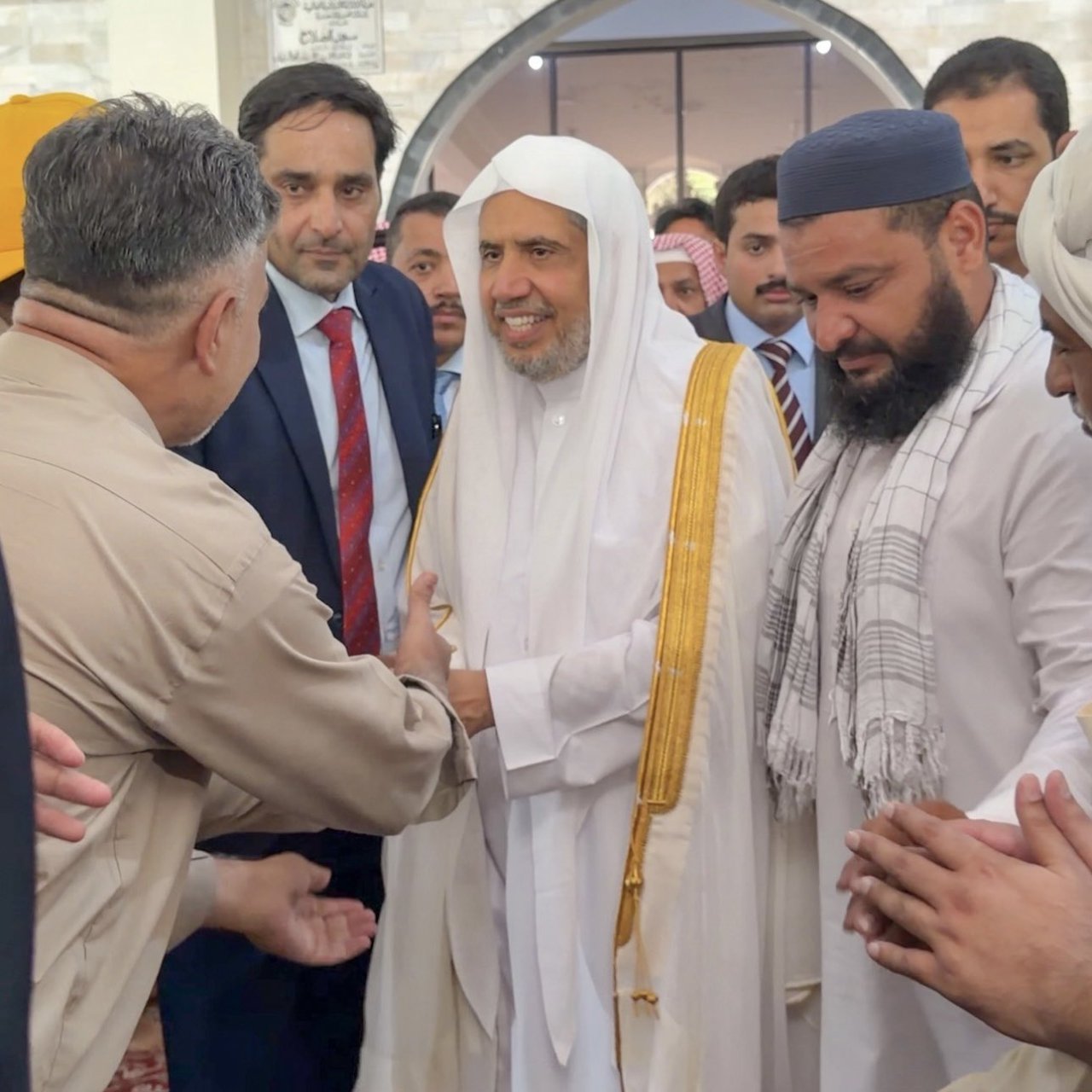 شاہ فیصل مسجد اسلام آباد، شاہی مسجد لاہور، اور پارلیمنٹ کی جامع مسجد میں خطبۂ جمعہ دینے کے بعد: