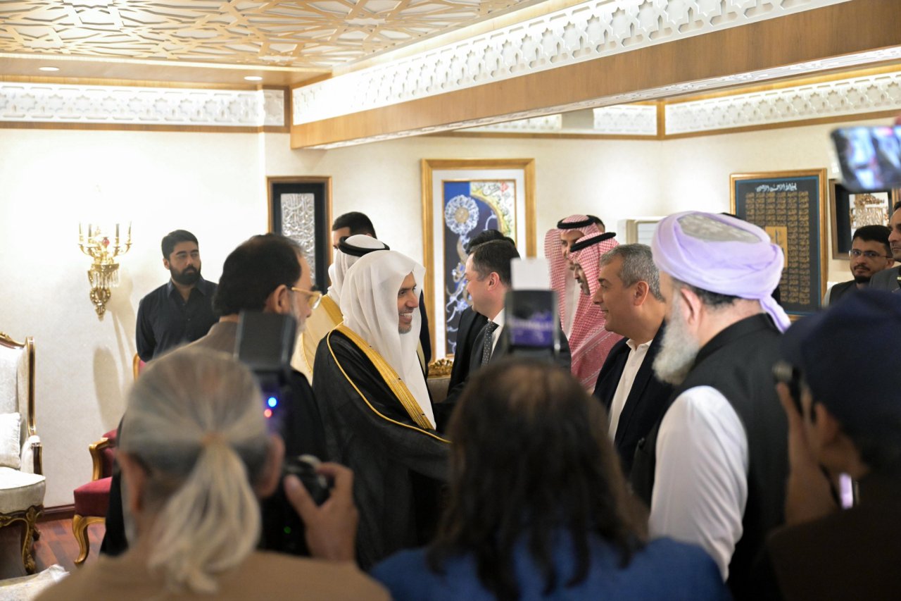 H.E. Senator and prominent businessman Talha Mahmood hosted a dinner in honor of the visit of H.E. Sheikh Dr. Mohammed Al-Issa, Secretary-General of the Muslim World League