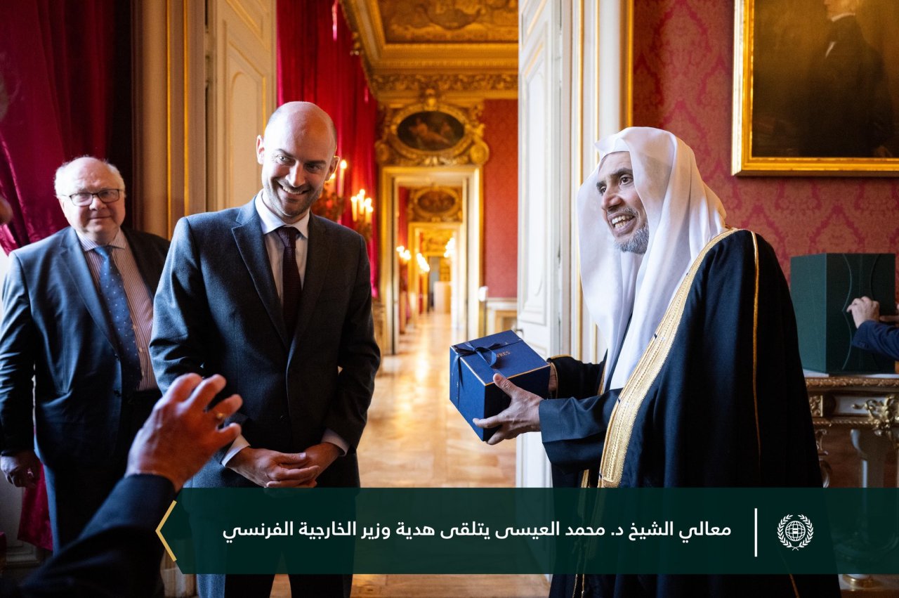 Yang Mulia Sekretaris Jenderal LMD, Ketua Organisasi Ulama Muslim, Syekh Dr. Mohammed Alissa   , bertemu dengan Yang Mulia Menteri Luar Negeri Prancis