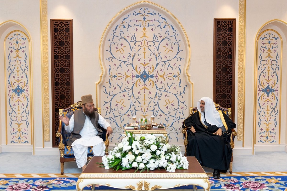  Dr. Al-Issa Meets Pakistani Senator and Secretary General of Jamiat Ahle-e-Hadith