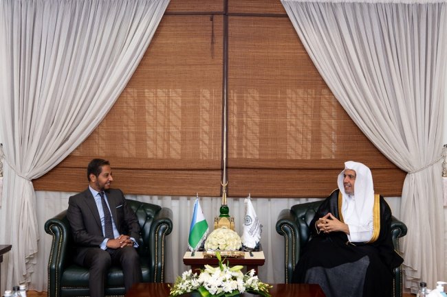 Le Secrétaire général, Président de l’Organisation des savants musulmans, cheikh Mohammad Alissa a reçu à Riyad l'Ambassadeur de la République de Djibouti auprès du Royaume d'Arabie Saoudite, Doyen du Corps Diplomatique, M. Diaa El-Din Said Bamakhrama