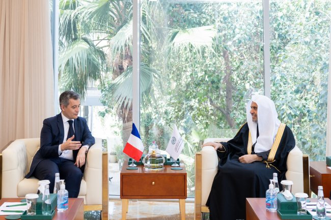 Le Secrétaire Général, Président de l’Organisation des savants musulmans, cheikh Mohammed Al-Issa a reçu à Riyad le Ministre de l'Intérieur et des Outre-mer de la République française, M. Gérald Darmanin.