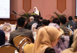 Dr. Al-Issa Explains True Islam in Malaysia