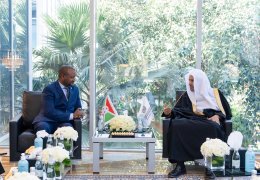 عزت مآب شیخ ڈکٹر محمد العیسی نے بروز پیر مملکت سعودی عرب میں جمہوریہ برونڈی کے سفیر جناب ناہیو جیکس سے ملاقات کی