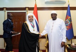 Dr. Al-Issa Receives the Ambassador of International Peace Award