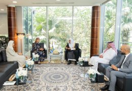 التقى معالي الشيخ د.محمد العيسى، سعادة سفير مملكة السويد المعينة لدى المملكة العربية السعودية، السيدة بيترا ميناندير