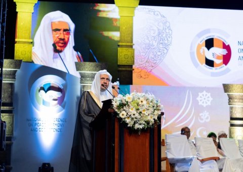 Le D.Mohammad Alissa durant le Sommet Paix Religions en présence du Président sri lankais et près de mille personnalités du monde entier : «  Le mal ne représente aucune religion mais plutôt lui-même et c’est pour cela qu’il s’attaque à toutes les religions ».