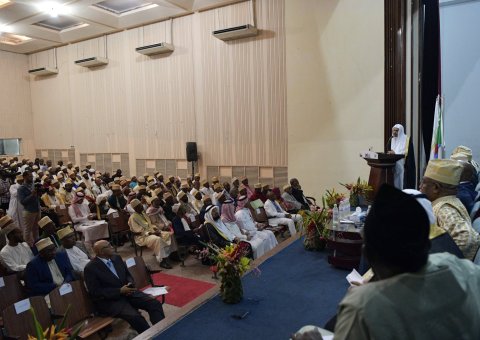 علمائے  افریقہ :  مملکت سعودی عرب ، مسلمانوں کا  "روحانی" اور" علمی" مرجع ہے، ان کے دل اور ذہن اس کی طرف کھنچے چلے جاتے ہیں