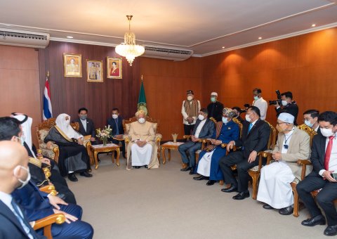 ڈاکٹر محمد العیسی نے اسلامی مجالس کے سربراہان کی مجلس کا دورہ کیا،جہاں انہوں نےمجلس کے صدر اور ارکان سے ملاقات کی