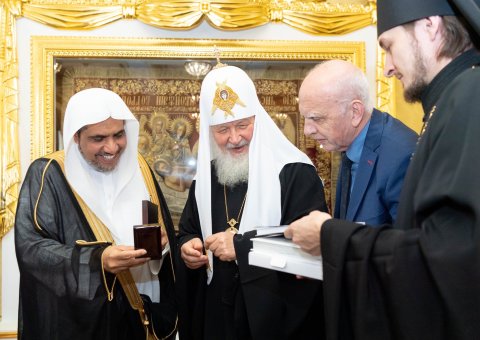 Le Secrétaire général de la Ligue Islamique Mondiale a confirmé l’appréciation des peuples musulmans des efforts de l’église orthodoxe russe dans la lutte contre la haine, le renforcement de la paix au vue des projets communs entre 