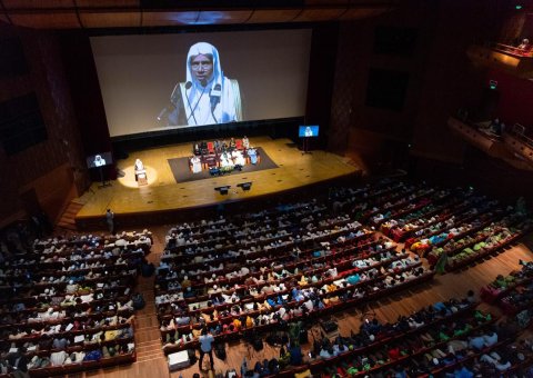 رابطہ عالم اسلامی نے دار الحکومت ڈاکار میں، سینیگال کے صدر میکی سال کی زیرِ سرپرستی اور افریقہ کے علماء اور مفکرین کی موجود گی میں بین الاقوامی کانفرنس