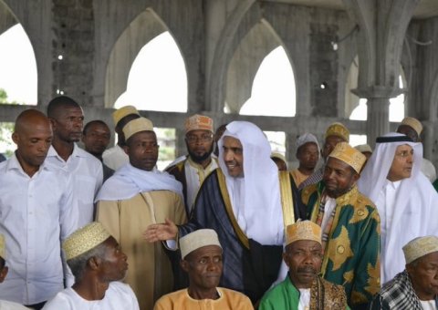 s a number of community support initiatives in Comoros, from health and food aid to programs empowering youth to push back against extremism