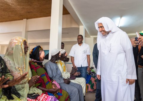 معالي الشيخ د. ⁧محمد العيسى⁩ يدشن حملة طبية لـ ⁧رابطة العالم الإسلامي⁩  تهدف إلى مكافحة العمى في القارة الإفريقية