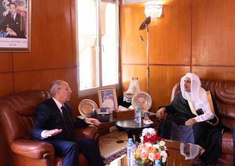 مراکش کے وزیر اوقاف ومذہبی امور محترم ڈاکٹر احمد توفیق رباط میں شیخ ڈاکٹر محمد العیسی سے ملاقات کررہے ہیں۔