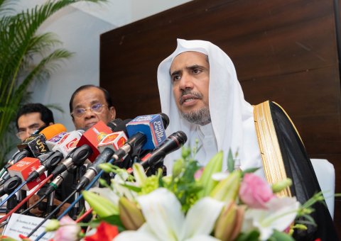 كولمبو⁩ حکومت نےعزت مآب شیخ ڈاکٹر ⁧محمد العيسى⁩ کے لئے پریس کانفرنس منعقد کی