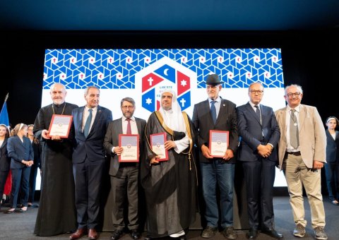 The Muslim World League has championed tolerance & coexistence in diverse communities around the world as key pillars of human harmony. The MWL has launched numerous programs and initiatives around the world to bring people together in the spirit 