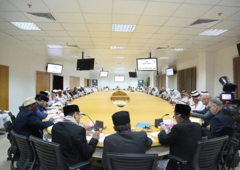 Le Secrétaire Général présidant à La Mecque l'Assemblée générale de l'OMMC en présence de ses membres du monde musulman.