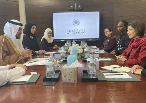 المبعوث الأمريكي الخاص لشؤون النساء والفتيات وحقوق الإنسان في أفغانستان تزور مكتب رابطة العالم الإسلامي في الرياض