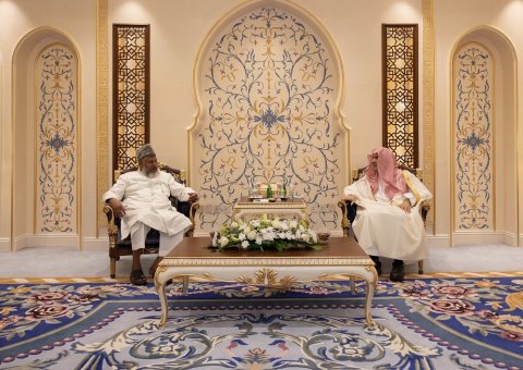 Le Secrétaire Général, Président de l'Organisation des savants musulmans, cheikh Muhammad Alissa a reçu au siège de la Ligue à La Mecque, le président de l'Association Ahl al-Hadith en Inde, cheikh Asghar Ali Imam Mahdi