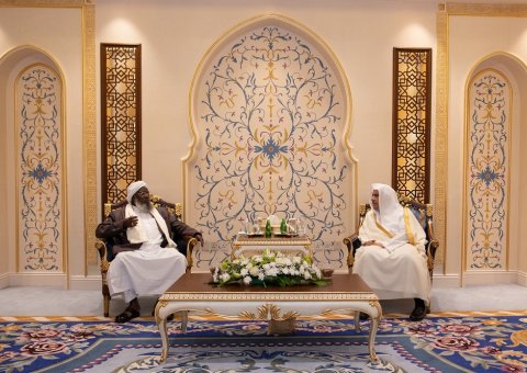 At the MWL’s headquarters in Makkah, His Excellency Sheikh Dr. Mohammed Alissa, the Secretary-General of the MWL, Chairman of the Organization of Muslim Scholars, met with Sheikh Hajji Ibrahim Tuhfaa