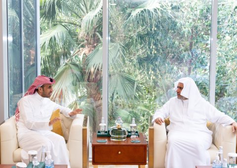 Yang Mulia Sekretaris Jenderal LMD, Syekh Dr. Mohammed Al-issa    bertemu dengan Yang Mulia Tuan Mamdouh AlMuhaini, Direktur stasiun TV AlArabiya dan AlHadath