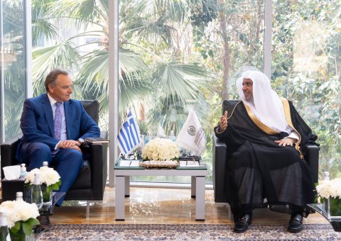 استقبل معالي الشيخ د. ⁧‫محمد العيسى‬⁩- ظُهرَ اليوم- سعادةَ سفير جمهورية اليونان لدى المملكة العربية السعودية، السيد أليكسيس كونستانتوبولوس
