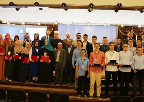 La LIM a organisé avec l’OMCS un concours de récitation du Coran entre Sept pays des Balkans dont la cérémonie s’est déroulée dans la capitale du Kosovo, 