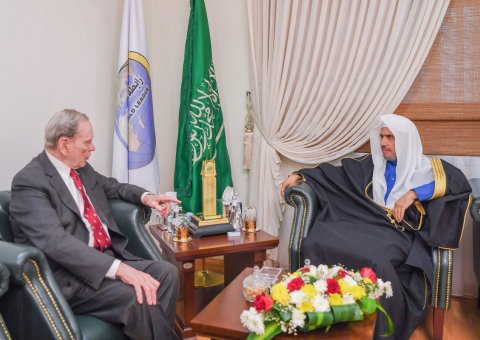HE the MWL's SG meets in his office in Riyadh Mr. Richard Murphy, the former American diplomat and political studies expert. A number of topics of common interest were discussed