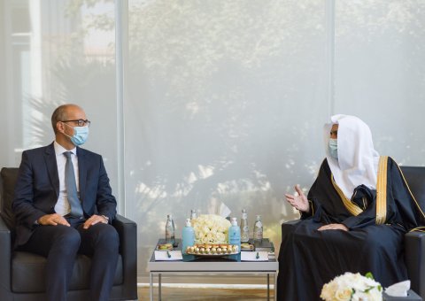 عزت مآب شیخ ڈاکٹر محمد العیسی نے فرانسیسی حکومت میں سیاسی وسلامتی امور کے ڈائریکٹر جناب فلپ ایریرا سے ملاقات کی