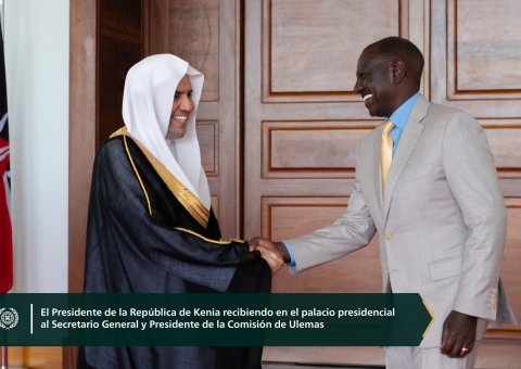 Le Président de la République du Kenya, M. William Ruto, a reçu le Secrétaire général et Président de l’Organisation des savants musulmans,cheikh Mohammed Al-Issa, au palais présidentiel dans la capitale Nairobi